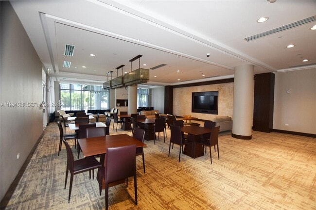 Building Photo - 801 Brickell Key Blvd