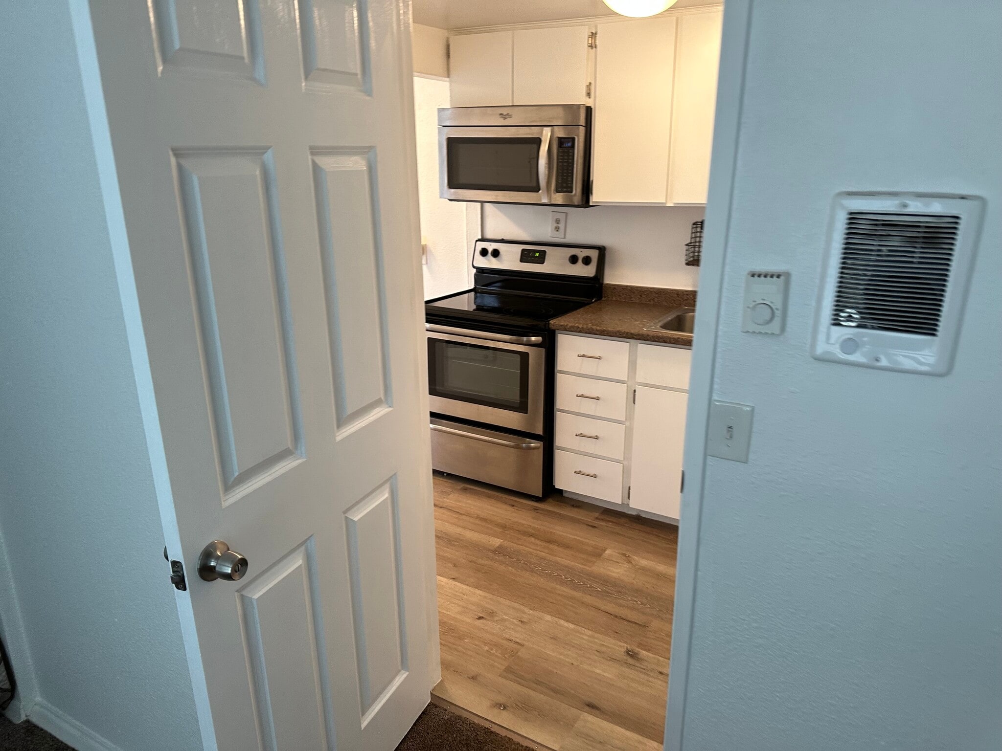 Building Photo - 8323 SE 62nd Ave