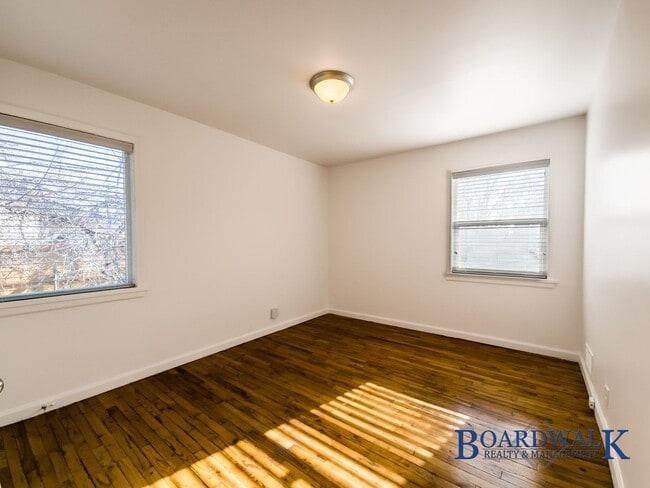 Building Photo - Spacious 4-Bed Home with Basement & Covered Patio