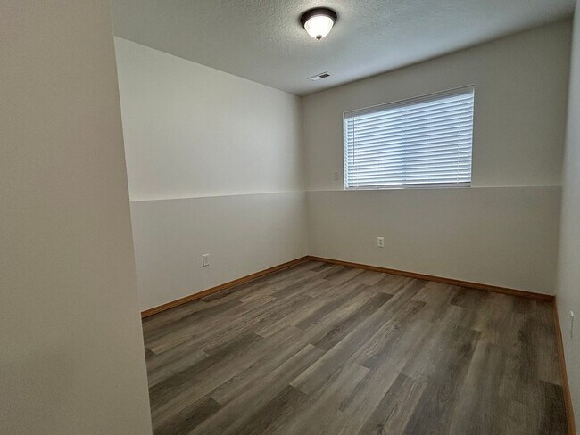 Building Photo - 7815 Deschutes Dr