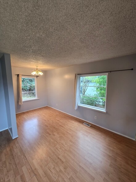 Building Photo - 6434 23rd Ave S