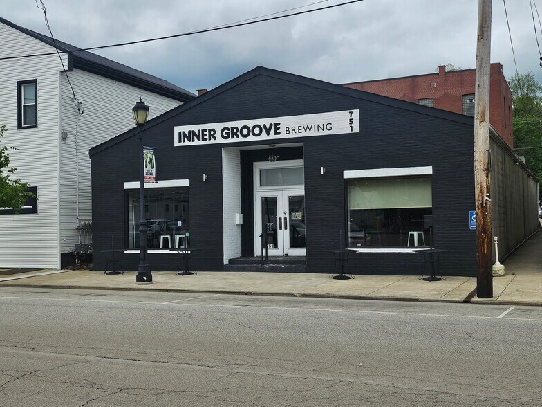 Building Photo - 308 South Ave