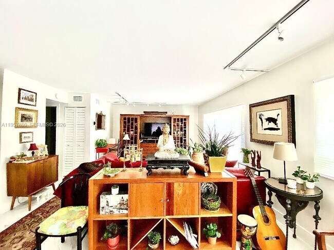 Building Photo - 6904 SW 114th Pl