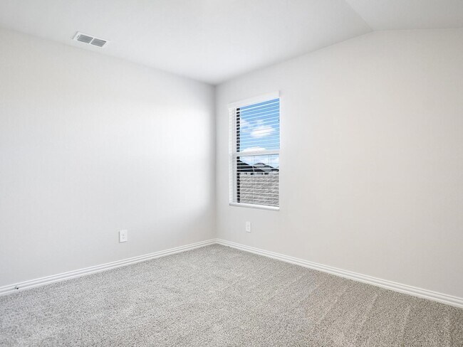 Building Photo - 208 Goosewood Dr