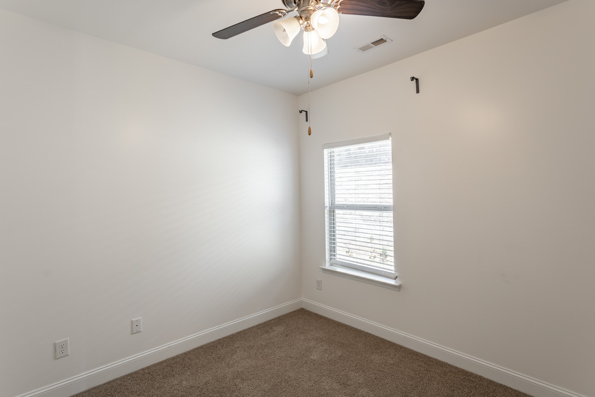 Building Photo - 308 River Rock Dr