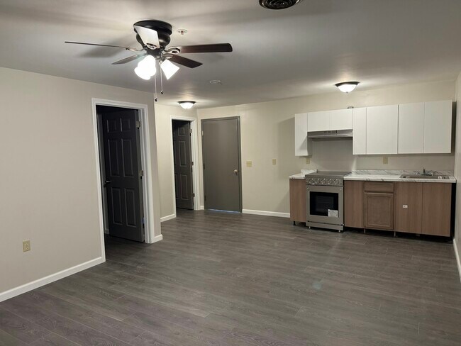 Primary Photo - 355 S Main St