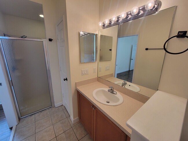 Building Photo - 3304 Calumet Dr