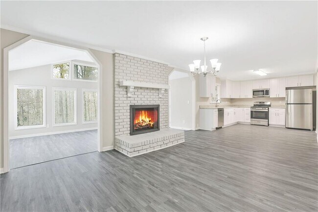 Building Photo - 3325 Kingfisher Dr