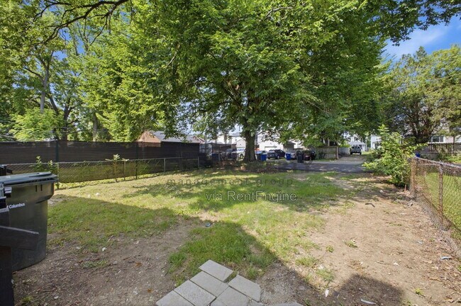 Building Photo - 977 Miller Ave