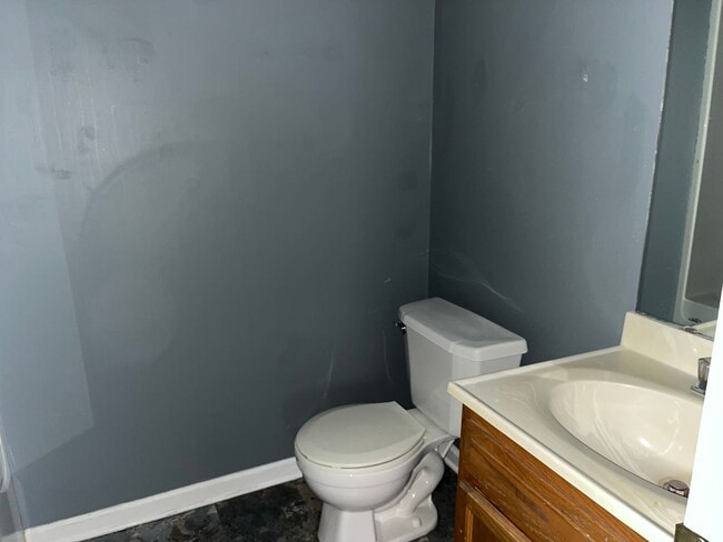 Building Photo - 2 bd/2 ba apartment
