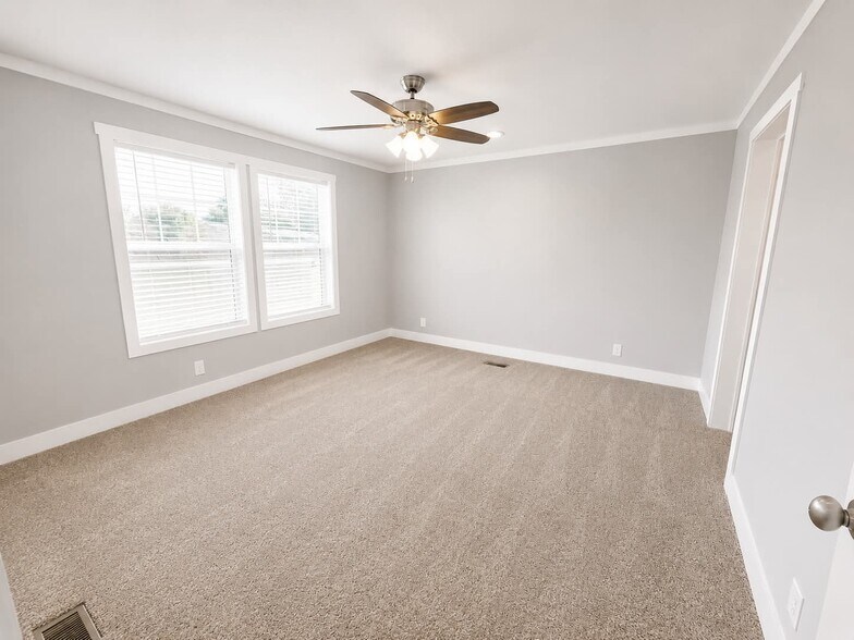 Building Photo - 4512 Spruce Ct