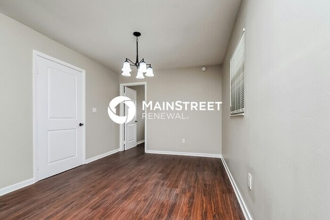 Building Photo - 4 Bedroom Pet-Friendly Home in Lakeland, FL with Main Street Renewal