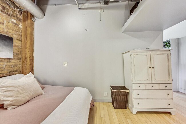 Building Photo - 525 N Halsted St