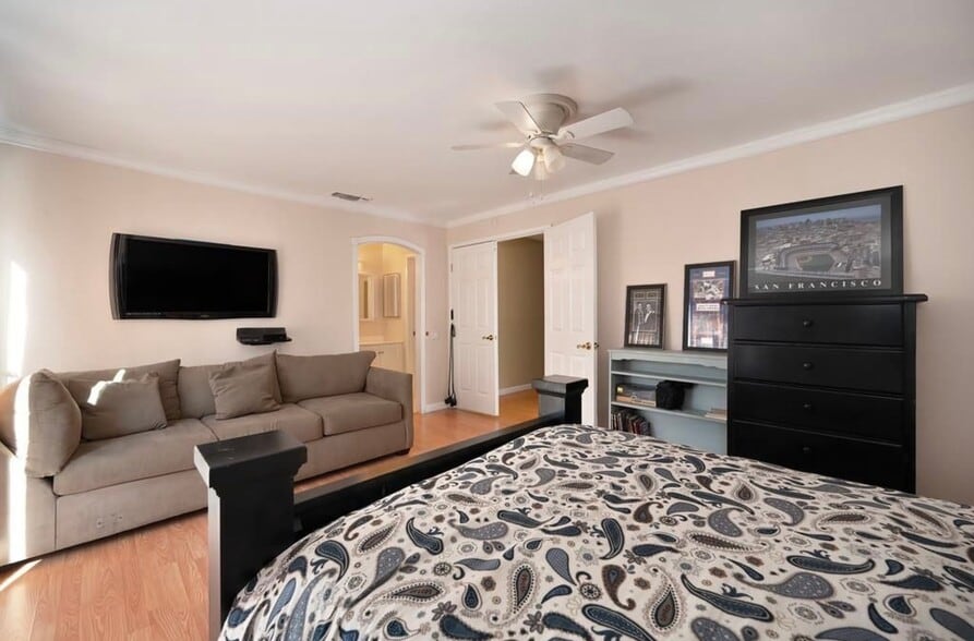 Building Photo - 9348 Blue Oak Dr