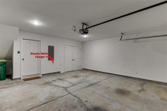 Building Photo - 10674 Weir Way