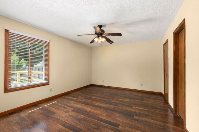 Building Photo - S1005-MF2