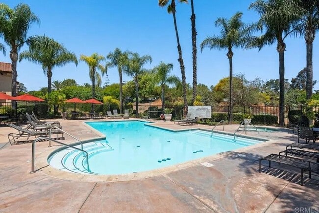 Building Photo - Conveniently Located - Available Immediately!