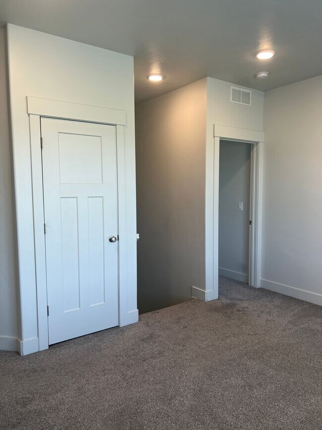 Building Photo - Beautiful 4 bed 2.5 bath home in the desirable Summerfield Subdivision