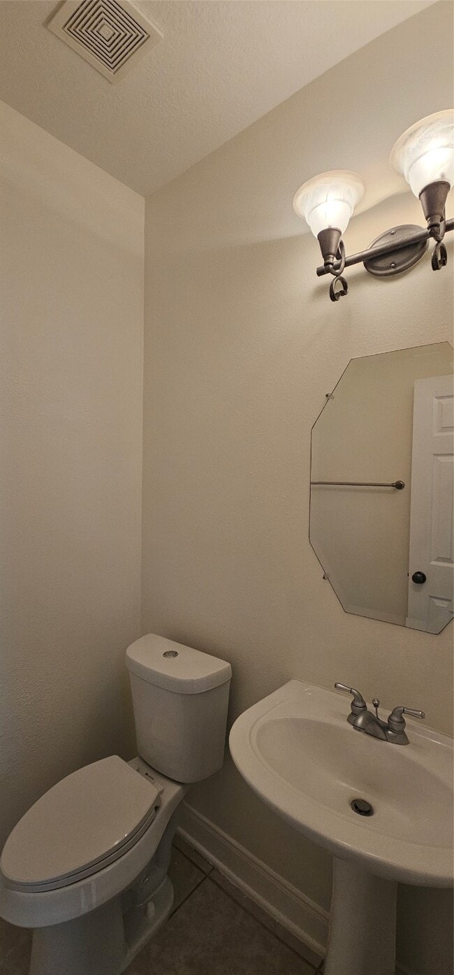 Building Photo - 6926 Sable River Dr