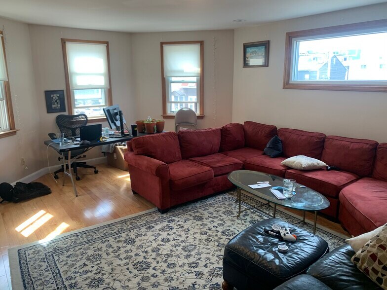 Building Photo - 24 P St