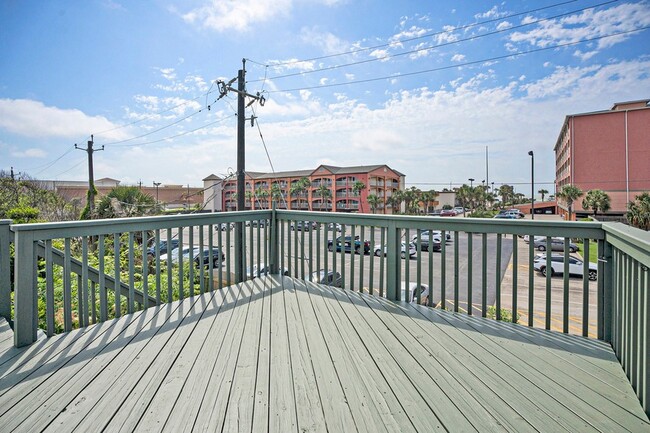 Building Photo - 5927 Maco St