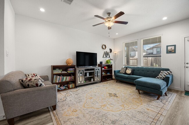 Building Photo - 12313 Churchill downs Dr