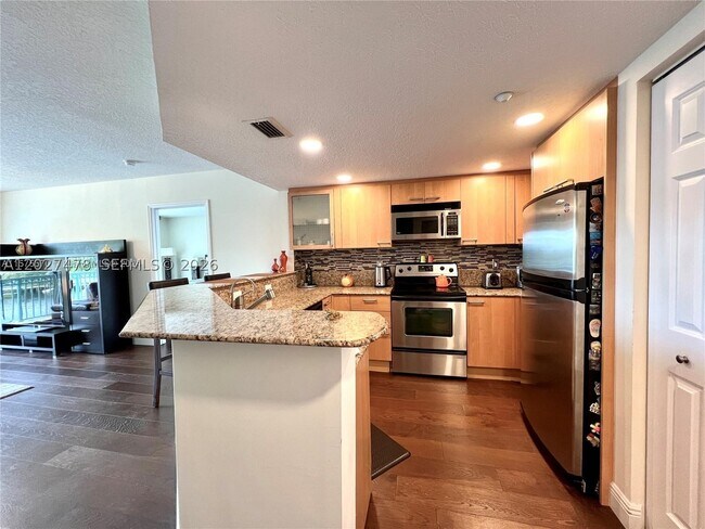 Building Photo - 201 Golden Isles Dr