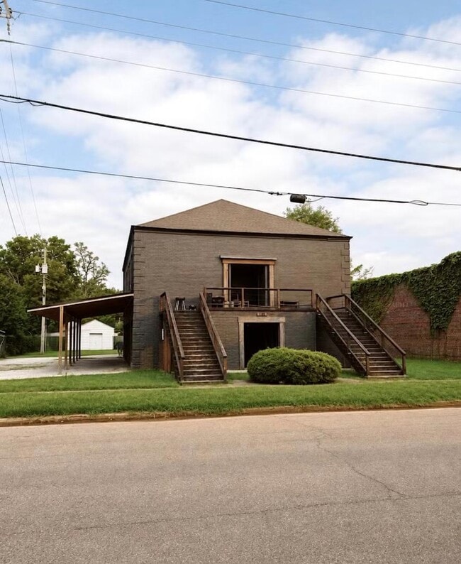 Building Photo - 110 S 21st St