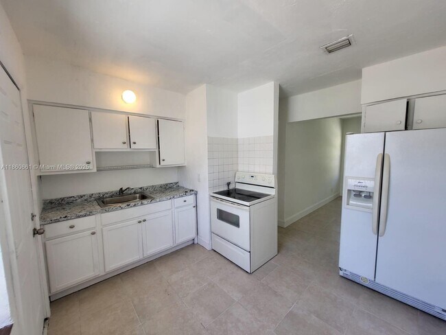 Building Photo - 642 NW 77th St