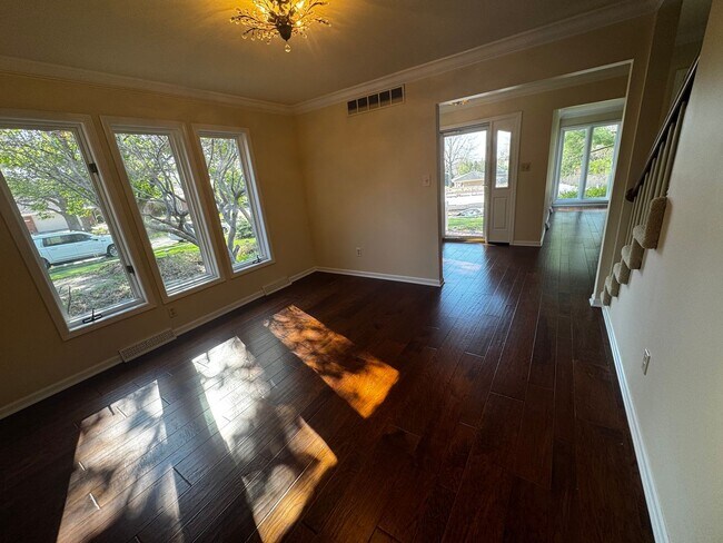 Building Photo - 3 bedroom,3.5bath.