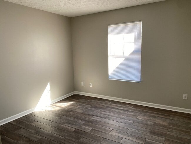 Building Photo - 642 Old Humboldt Rd