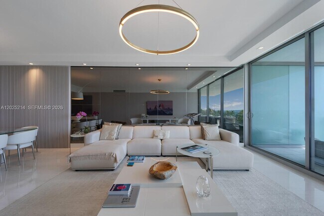 Building Photo - 10203 Collins Ave