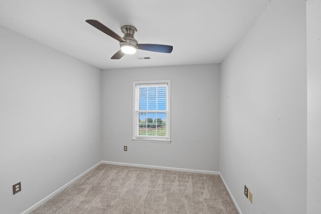 Building Photo - Don’t Miss This Beautiful 3BR Stone Orchard Home with Warm Wood Floors & Fireplace!