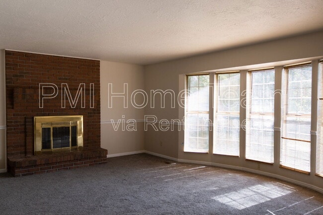 Building Photo - 5095 Taylor Ave