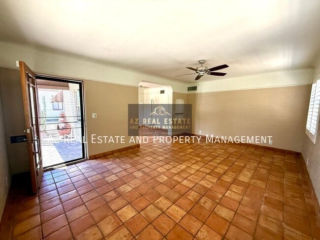 Building Photo - 1630 N Laurel Ave