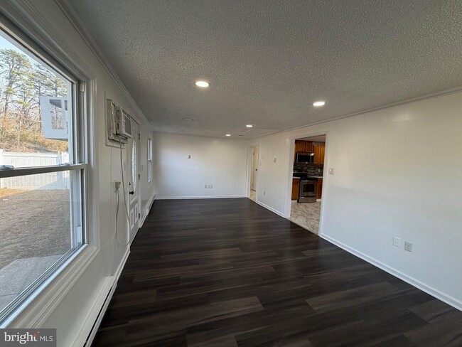 Building Photo - 20 Andrea Ct