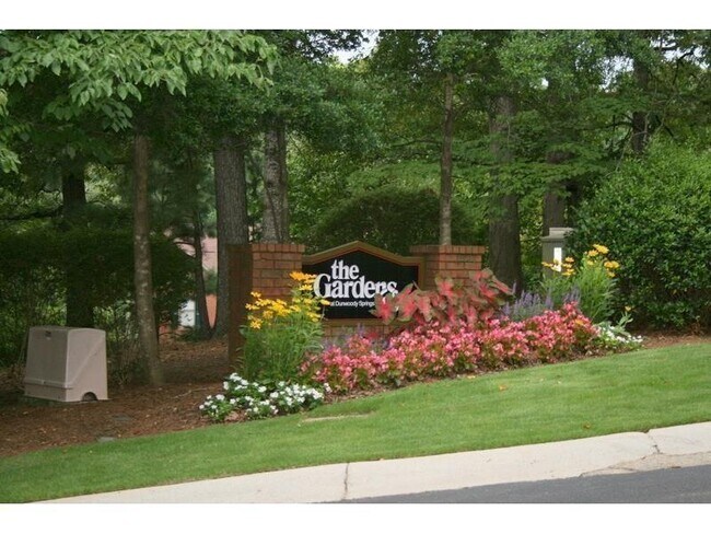 Building Photo - 901 Garden Ct