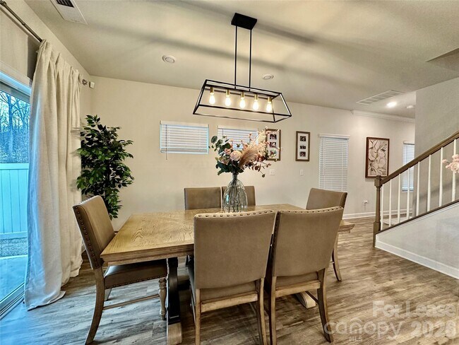 Building Photo - 6212 Hailstone Rd