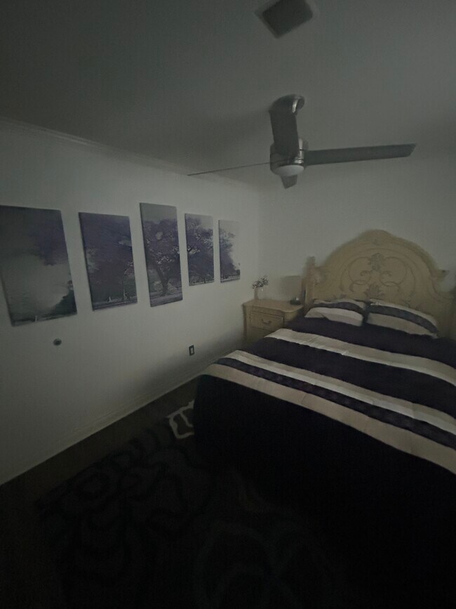 Building Photo - 7704 Lotus Cir