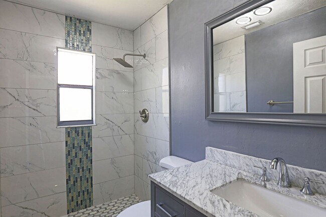 Building Photo - Duplex Cape Coral 3818