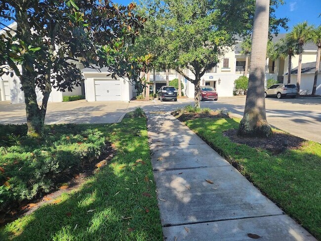 Building Photo - 101 Laurel Wood Way