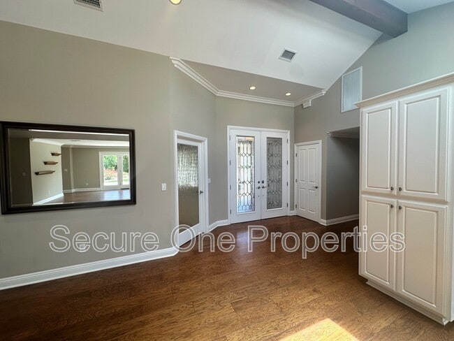 Building Photo - 1695 Berkshire Dr