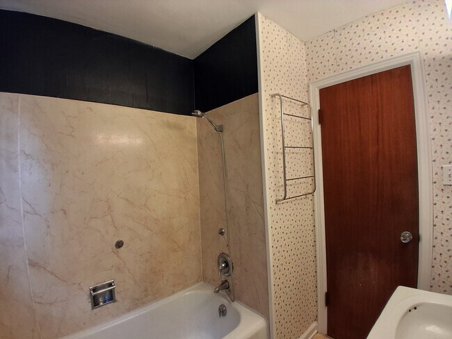 Building Photo - 928 N Griffin St