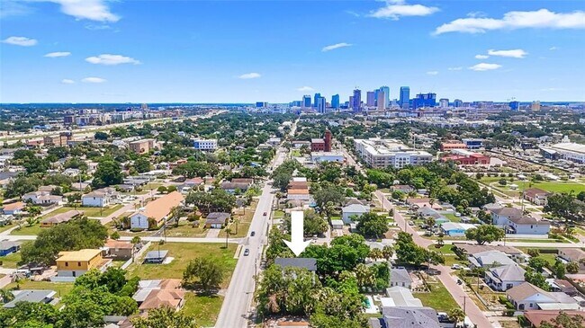 Building Photo - 2610 W Cypress St