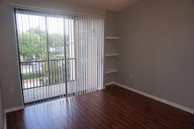 Building Photo - Newly Remodeled 1/1 in Serenata @ Metrowest