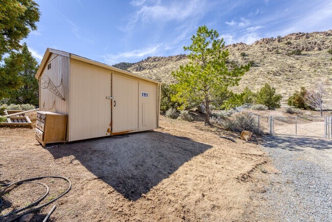 Building Photo - 155 Pioche Rd