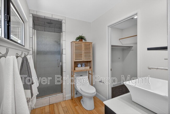Building Photo - 3937 Orangewood Dr