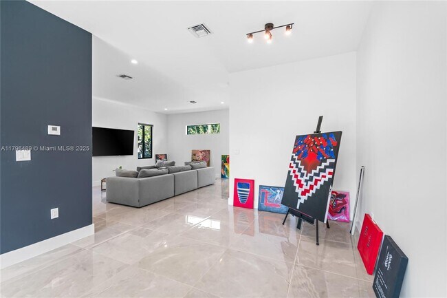 Building Photo - 808 NW 5th Terrace