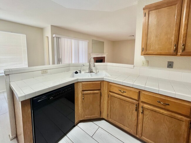 Building Photo - **$500 OFF MOVE IN BY 07/31/2026**Gorgeous 4 Bedroom Home with Pool & Spa Located in The Lakes