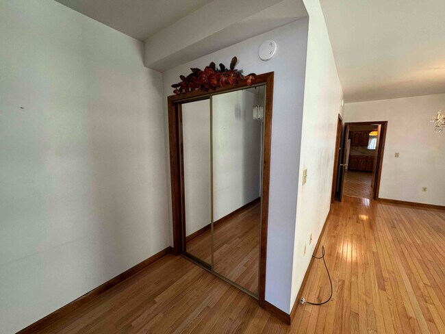Building Photo - 171 Highland Ave